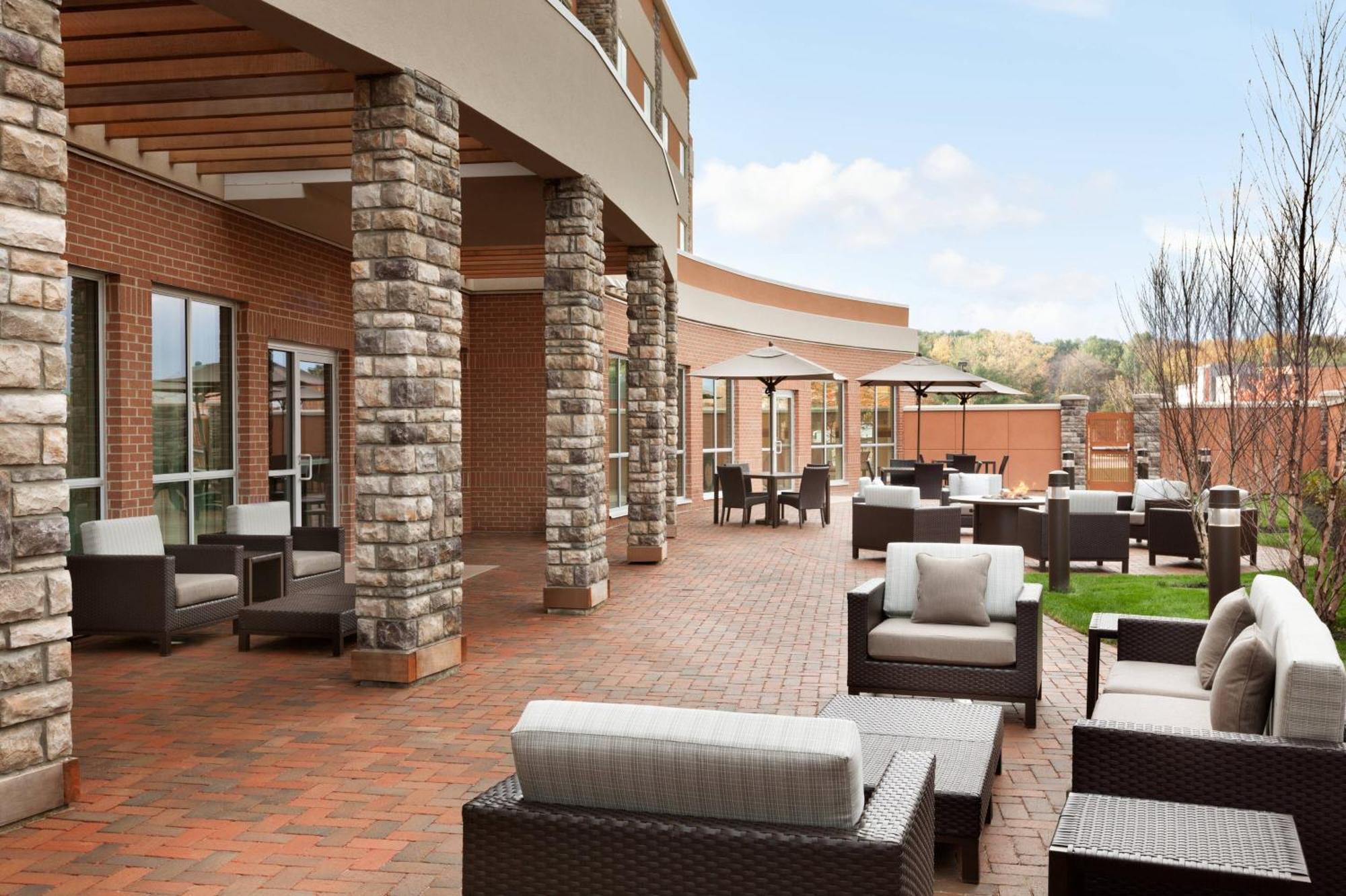 Courtyard By Marriott Boston Dedham/Westwood Hotell Eksteriør bilde