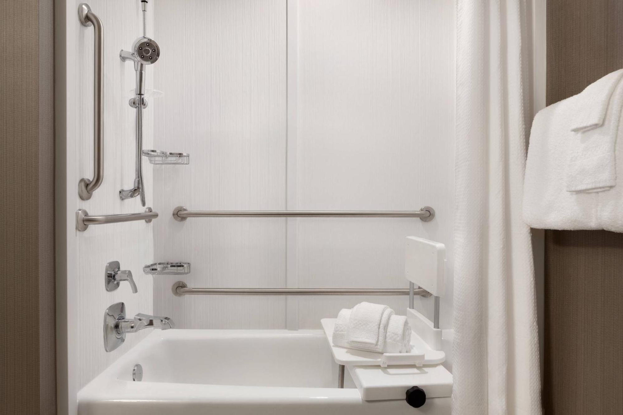 Courtyard By Marriott Boston Dedham/Westwood Hotell Eksteriør bilde