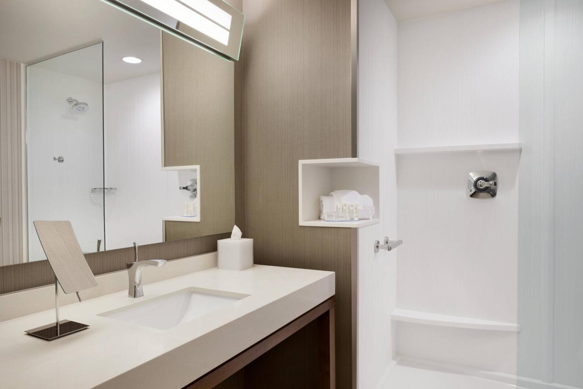 Courtyard By Marriott Boston Dedham/Westwood Hotell Eksteriør bilde