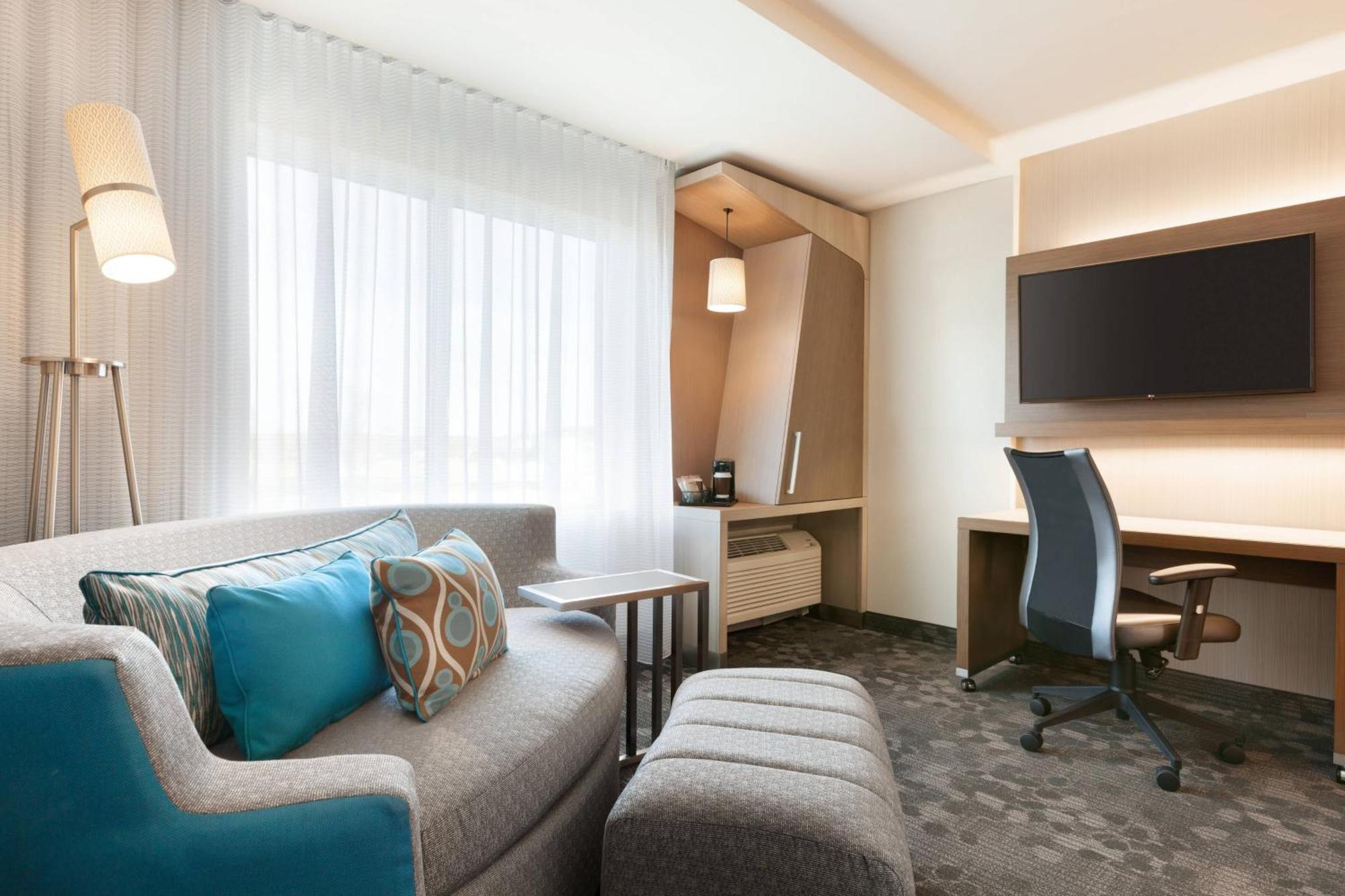 Courtyard By Marriott Boston Dedham/Westwood Hotell Eksteriør bilde